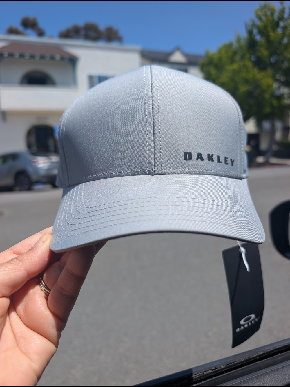 Oakley Men's Light Gray Cap